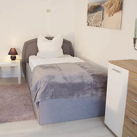 Lejlighed Loftartiges In Magdeburg, 2 Schlafzimmer, Kueche Und Bad - B