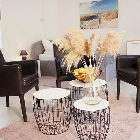 Loftartiges In Magdeburg, 2 Schlafzimmer, Kueche Und Bad - B * Magdeburg