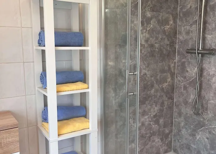 Loftartiges In Magdeburg, 2 Schlafzimmer, Kueche Und Bad - B Магдебург